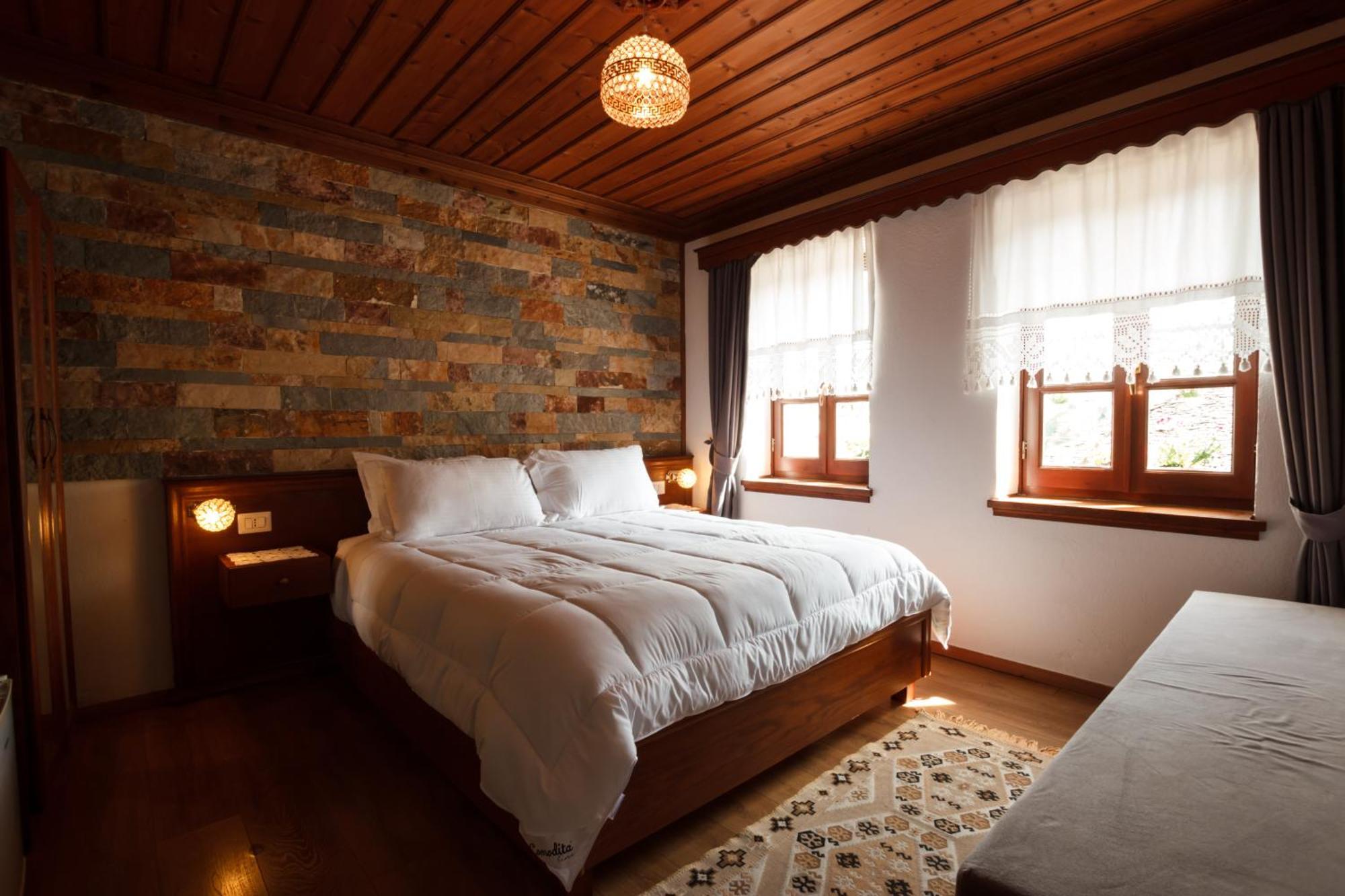 Hotel Pashai Gjirokastër Eksteriør bilde